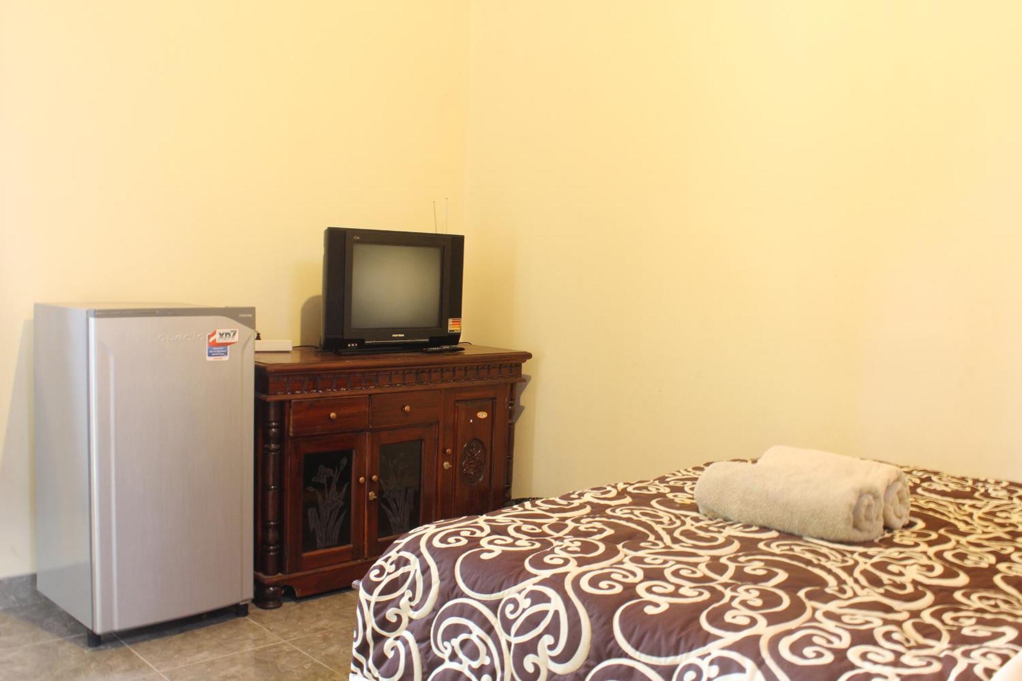 Kubu Turah Homestay Джимбаран Номер фото